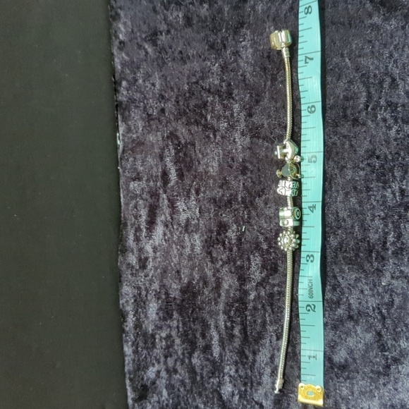 Unmarked Silver Tone Charm Bracelet Trophy, Anchor, Sun, Camera, Love - Picture 2 of 5